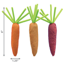 Load image into Gallery viewer, KONG Cat Nibble Carrot, īpaša materiāla čaukstošs burkāns zobu tīrīšanai, ar kaķumētru un elastīgām spirālītēm, 10/15 cm