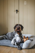 Load image into Gallery viewer, PLAY Willow's Mythical Yeti, sniega cilvēks, 5 pīkstuļi dažādās skaņās, čaukst, 23x29cm