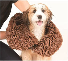 Load image into Gallery viewer, Dog Gone Smart Dirty Dog Shammy, superabsorbējošas mikrošķiedras dvielis - rociņas, pelēks