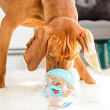 Load image into Gallery viewer, PLAY Wobble Ball Treat Toy - Gardumu spēļmanta sunim