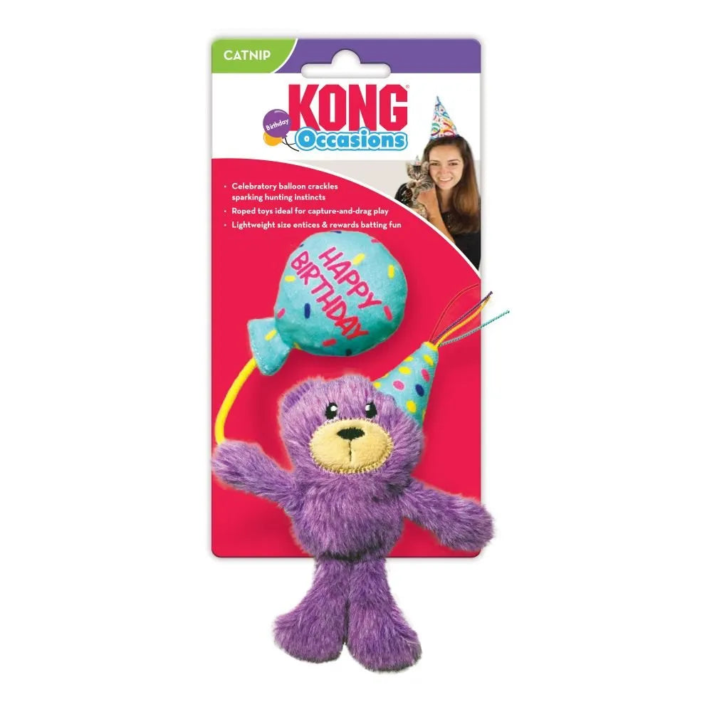 KONG Cat Occasions Birthday Teddy, čaukstošs lācītis ar balonu striķī, ar kaķumētru